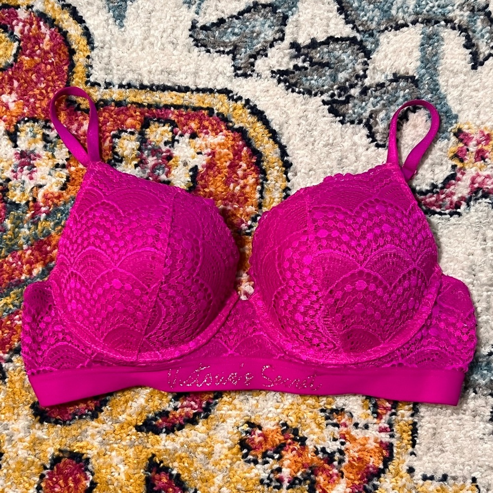 Victoria’s Secret fuschia t-shirt full coverage push-up underwire bra